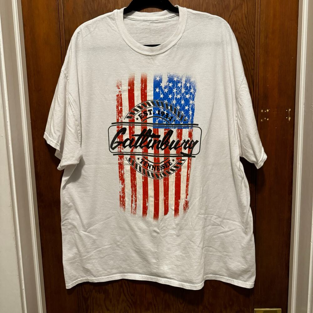 EUC Gattlinburg Tennessee USA Flag Shirt‎ White XL Americana Dadcore Basic